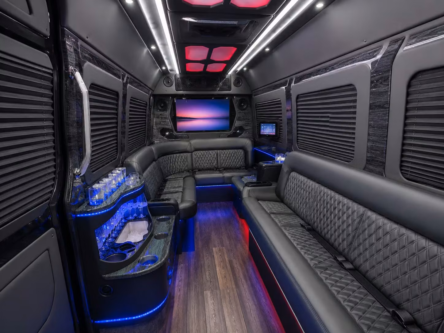 coachbusbakersfield com connects you with buses for bakersfield s biggest long distance travel occasions
